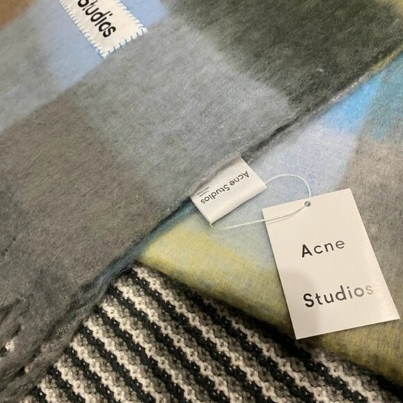 Acne Studios Scarf - Picture 4 of 4